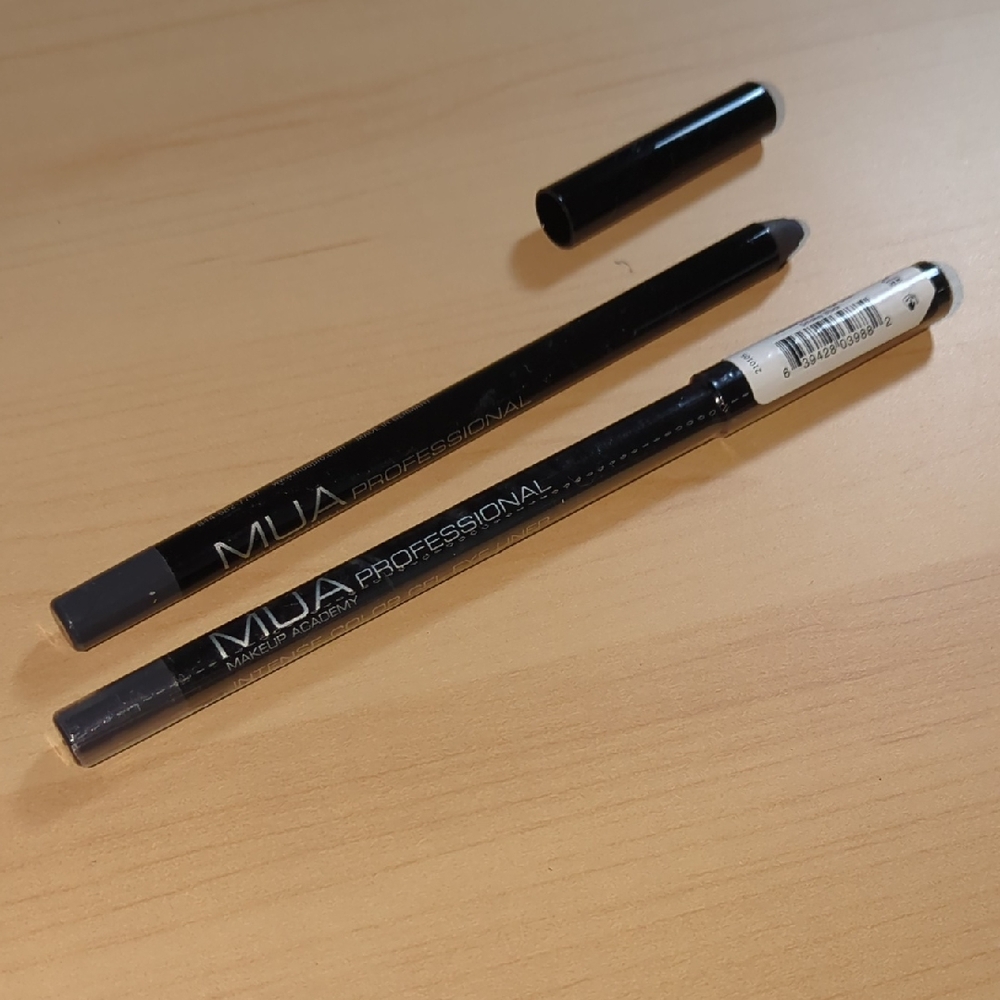 MUA Professional Gel Eyeliner Pencil